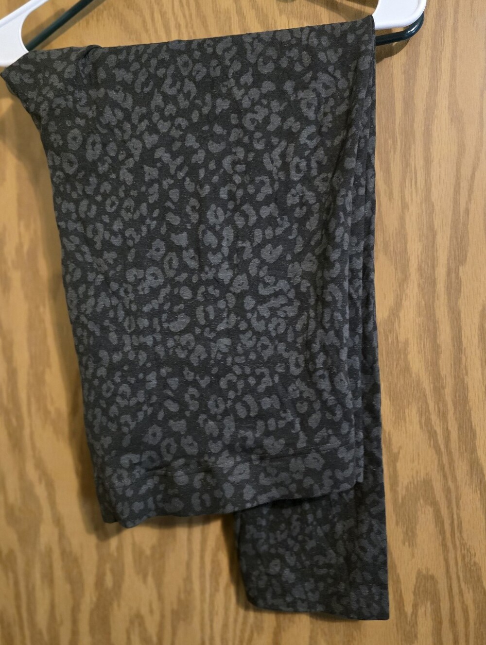 Old Navy Black Charcoal Leopard Print Leggings